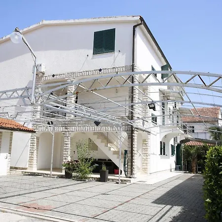 Lepur アパート *