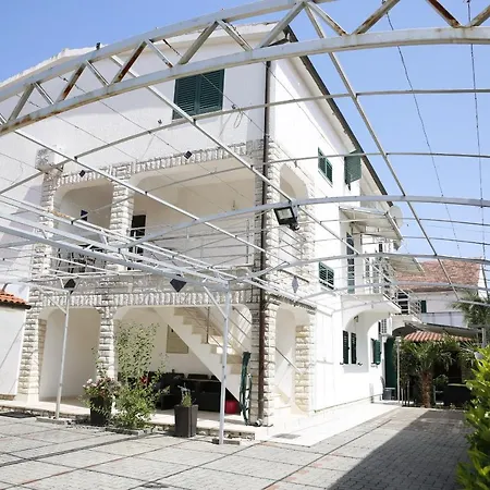 Lepur Apartment *
